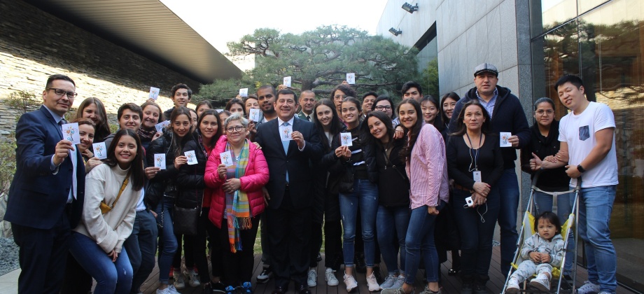 El Consulado de Colombia en Seúl conmemoró el Día Nacional de la Memoria y la Solidaridad con las Victimas del Conflicto